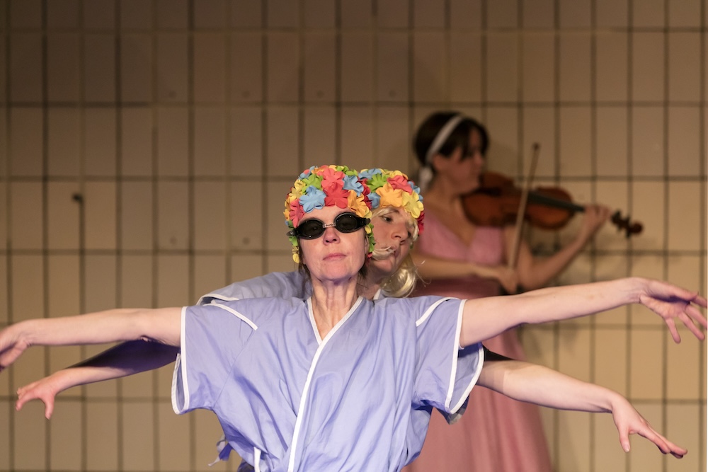 Luftschwimmen ausdrucksstarker Moment